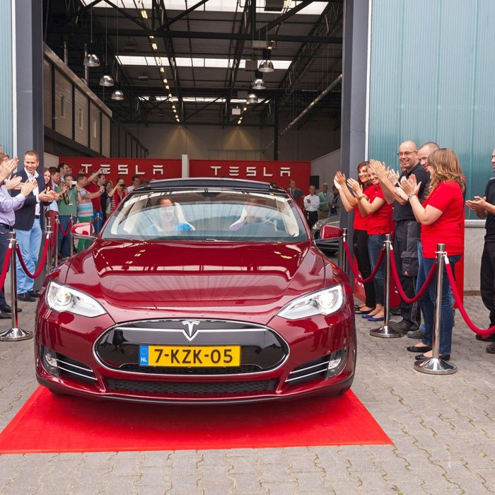 Geen 'Made in Holland' meer! Tesla stopt met assemblage in Tilburg