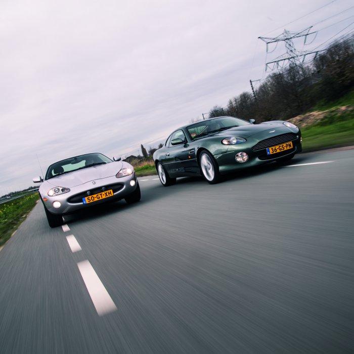 Aston Martin DB7 Vantage - Jaguar XKR: Poepchic voor weinig poen