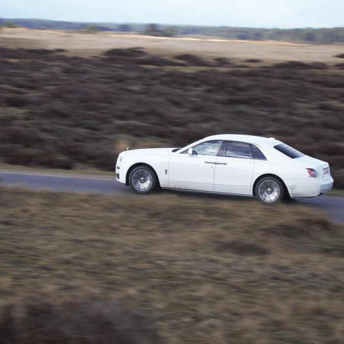 Eerste review Rolls-Royce Ghost (2021): beter wordt het niet ...