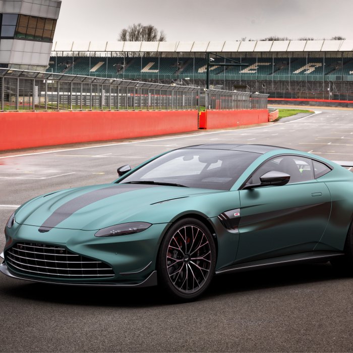 Aston Martin viert Formule 1-terugkeer met Vantage F1 Edition