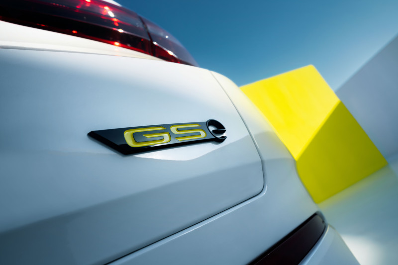 Opel Grandland GSe: plug-in hybride met 300 pk wil heel graag stoer zijn