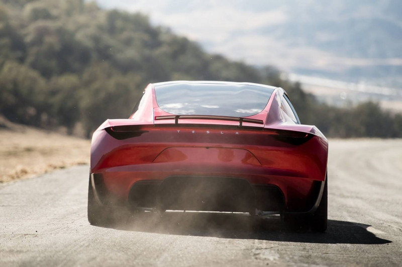 Elon Musk houdt 'Tesla Roadster kan vliegen'-kolder gewoon vol