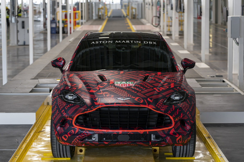 Aston Martin start voorserieproductie DBX in nieuwe fabriek