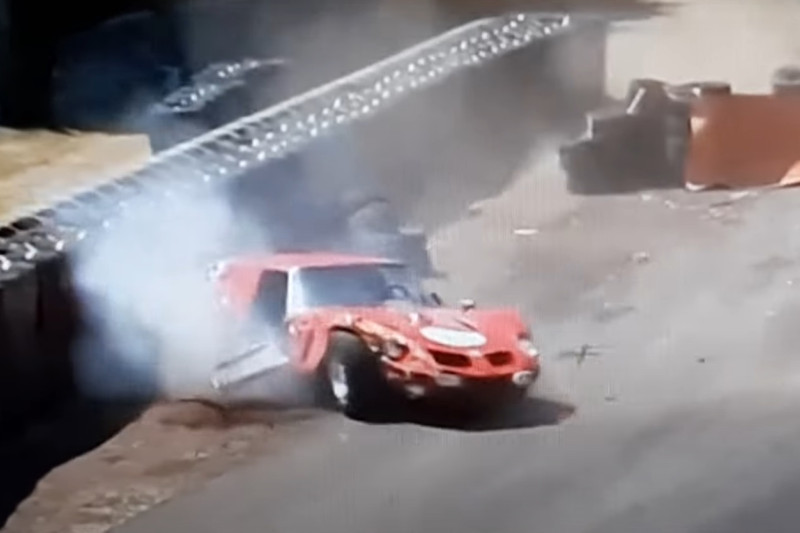 Ferrari 250 SWB Breadvan crash - Hier vliegt 30 miljoen euro de vangrail in