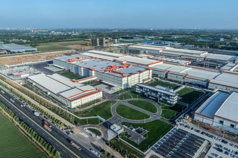 China lanceert bijna drie nieuwe automodellen per dag – waarschuwing voor batterijproblemen