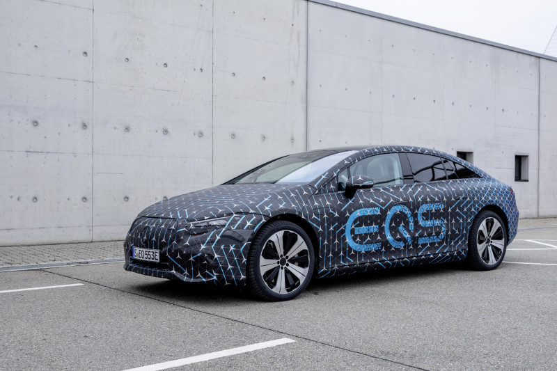 Met de elektrische Mercedes EQS kun je naar Stuttgart (en verder)