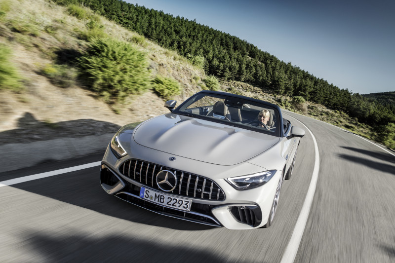 This is how the Mercedes SL breaks with tradition on all fronts