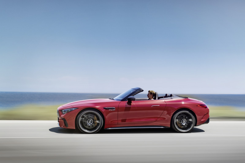 This is how the Mercedes SL breaks with tradition on all fronts