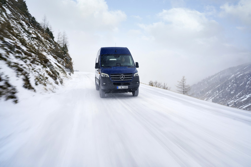 Review Mercedes-Benz Sprinter 4x4: ultieme bus voor bergpas en bouwplaats