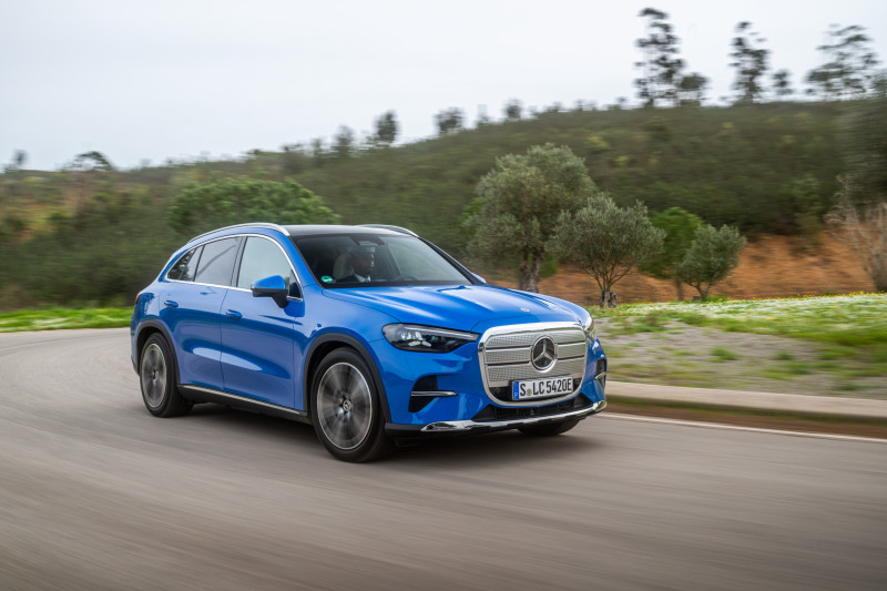 TEST: is de nieuwe Mercedes GLC EQ beter dan de BMW iX3 en Volvo EX60? Met video!
