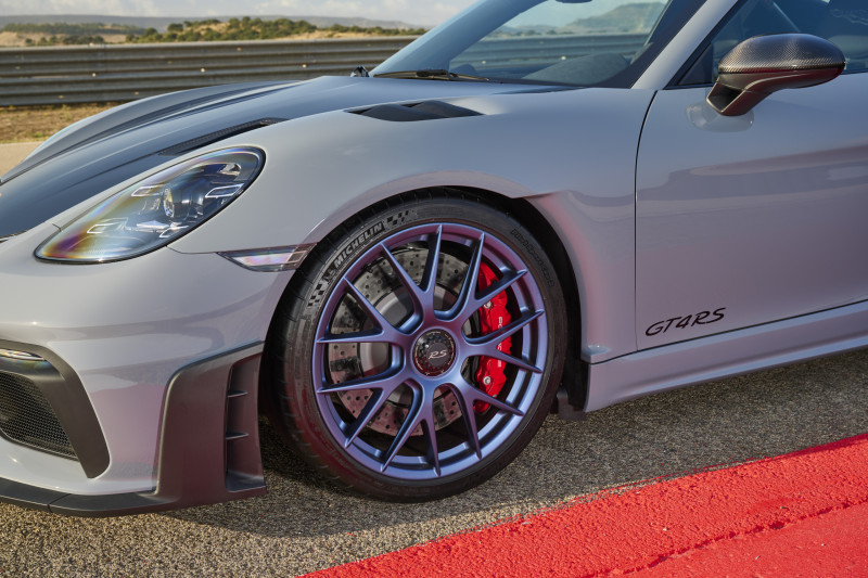 The new Porsche Cayman GT4 RS will make your laughing muscles tired