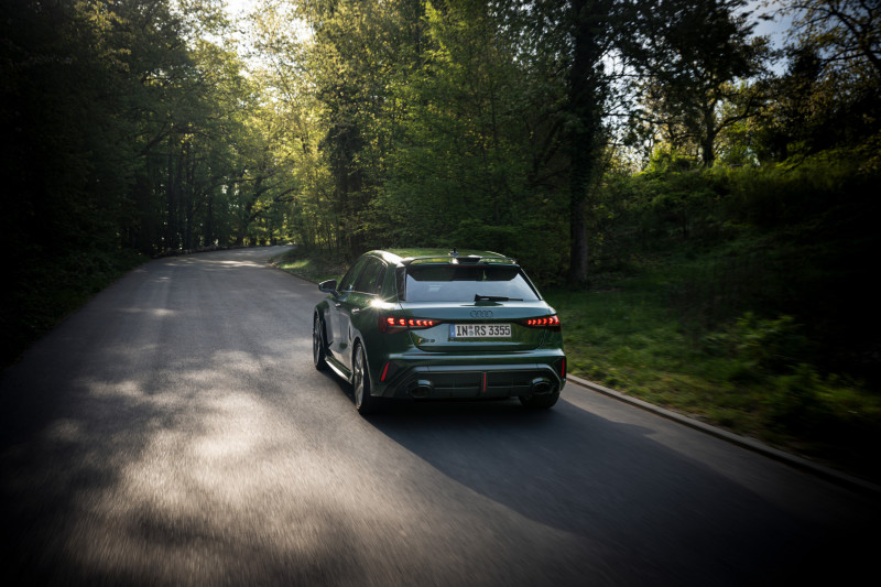 TEST: Audi viert 50 jaar vijfcilinder met een feestje dat voor Nederlanders peperduur is
