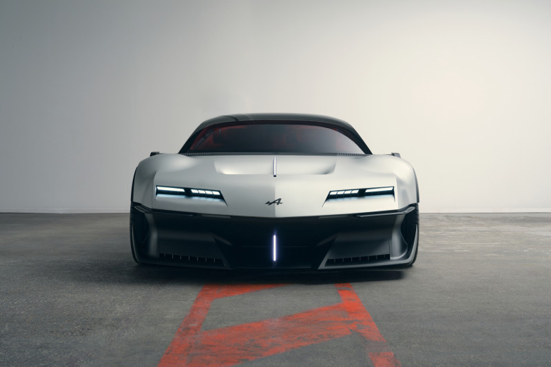 Voordat Ferrari een volgende elektrische auto ontwerpt, moet het even met dit merk bellen