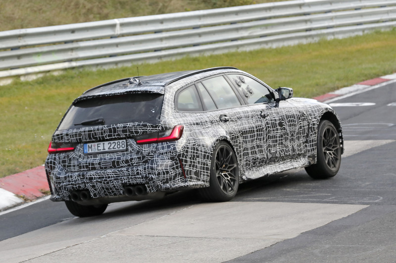 In the new BMW M3 Touring you should not take any breakable items