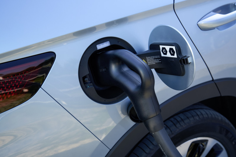 Dit grote merk zet Volkswagen te kakken met plug-in hybrides met 200 kilometer range