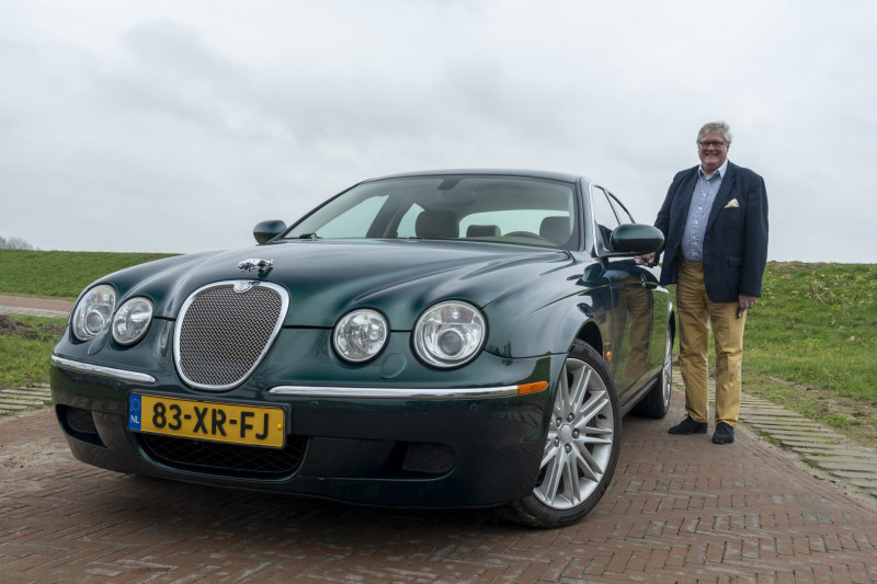 Raimond is trouw aan de Jaguar S-Type: 'Tot 5 ton ging er weinig mis'
