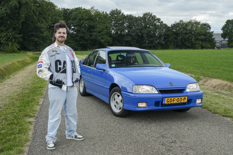 Brian over zijn Opel Omega:'Zo’n dikke zescilinder zuipt, maar ja, dat weet je  van tevoren'