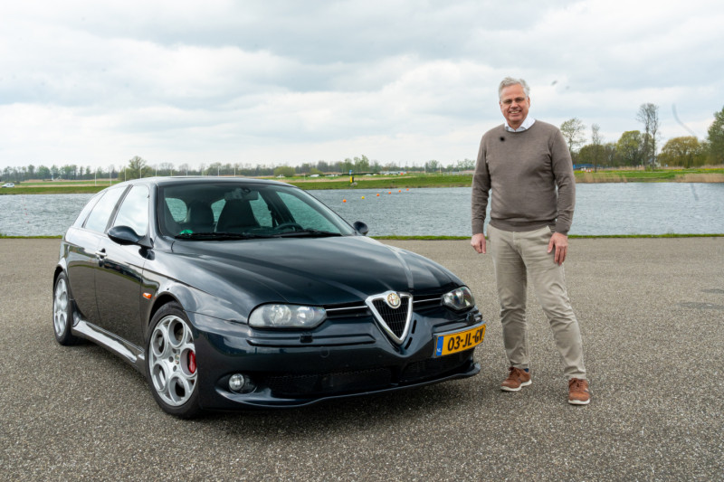 Hans over zijn Alfa Romeo 156 GTA: "Na één keer rijden, móést ik 'm hebben!"