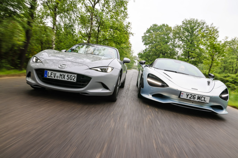 Zo zet de Mazda MX-5 de peperdure McLaren 750S te kakken