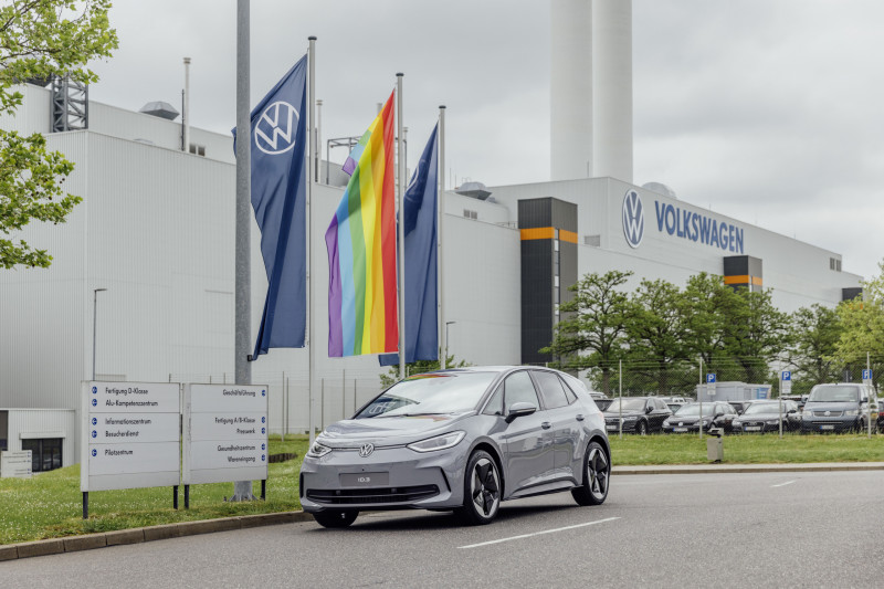 Hommeles bij Volkswagen: ID.7 krijgt voorrang tijdens leveringsprobleem