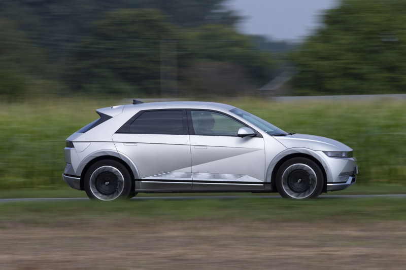 Test: hoe weet de Volkswagen ID.4 GTX zich nog te revancheren op de Hyundai Ioniq AWD?