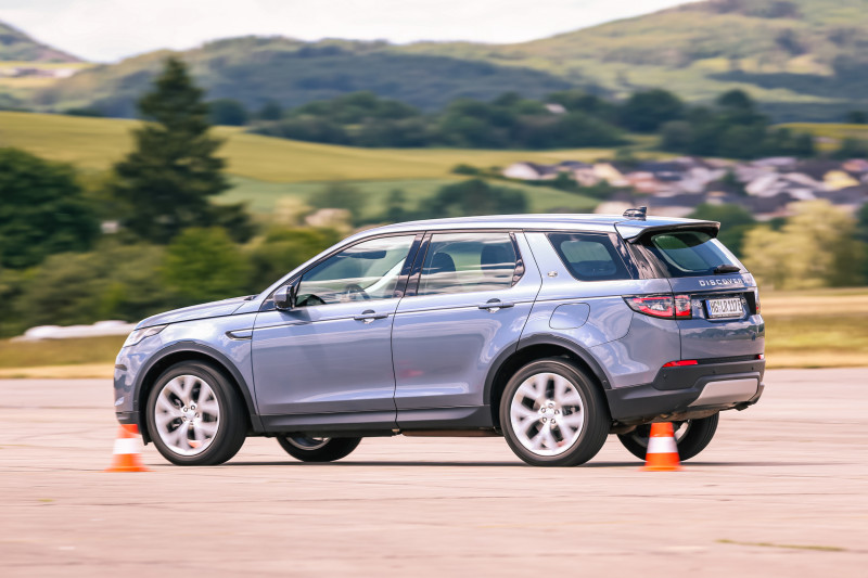 TEST - Hyundai Santa Fe daagt premium plug-in hybrides uit: BMW X3 - Land Rover Discovery Sport - Volvo XC60