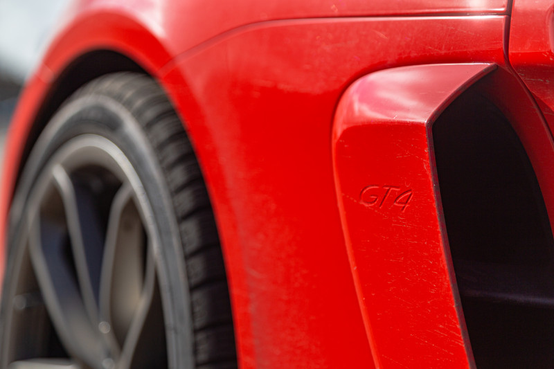 Geniet, maar sprint met mate: de Porsche Cayman GT4 is zwaar verslavend