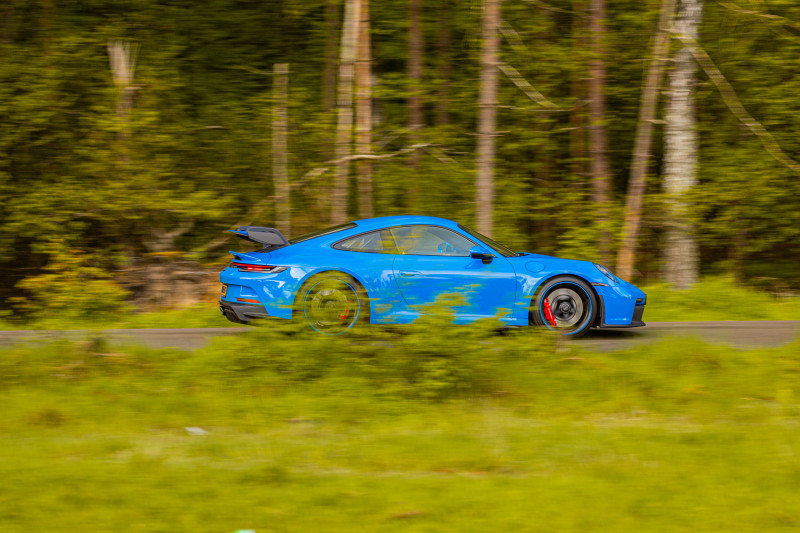 Eerste review - In de Porsche 911 GT3 schreeuwt niet alleen de motor van genot. Ook jij ...