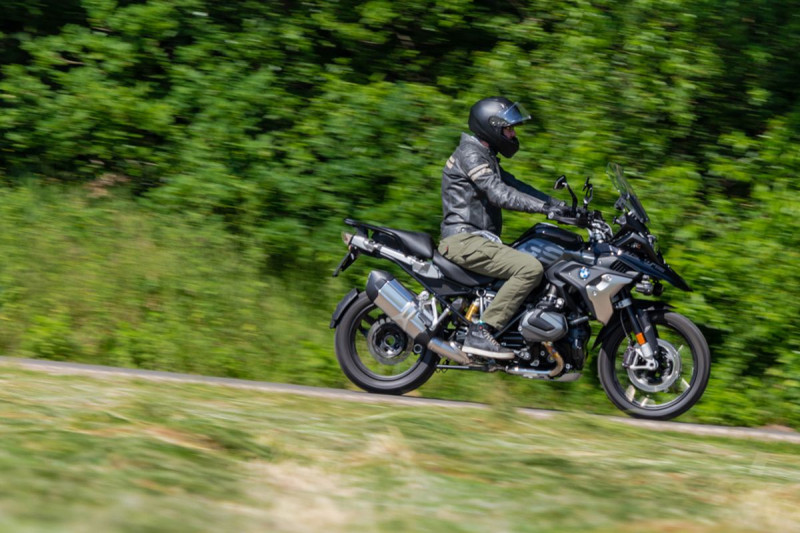 Motorcycle review - Is the BMW R 1250 GS rightly the best-selling motorcycle in the Netherlands?