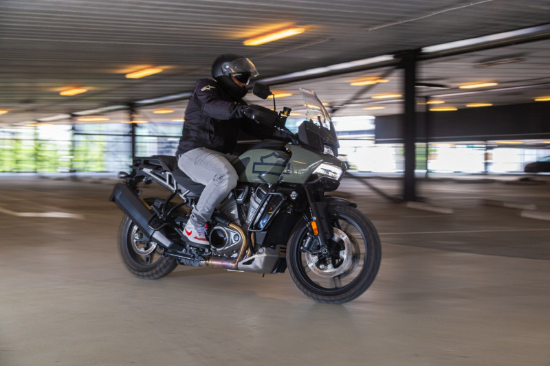 Motortest - Kan de Harley Davidson Pan America de dominantie van de BMW R 1250 GS doorbreken?