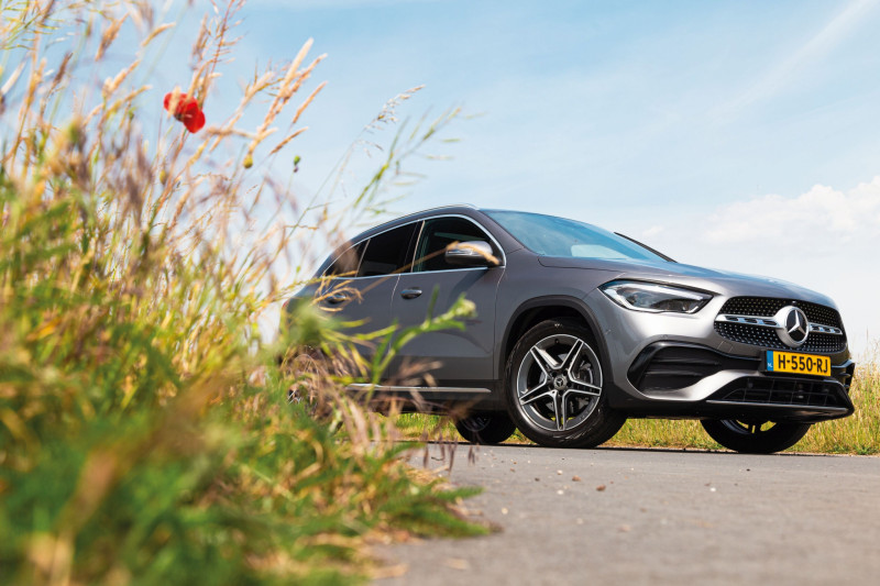 De nieuwe Mercedes GLA stapt uit de schaduw