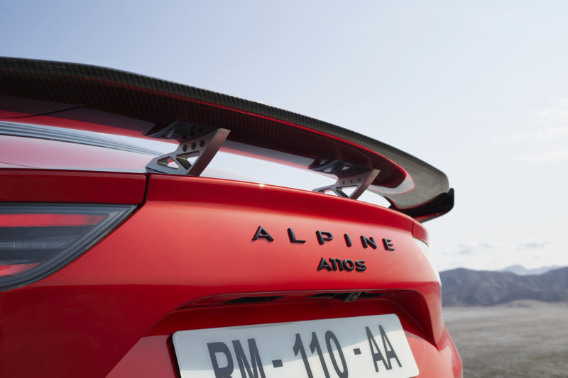 German gentlemen's agreement?  The new, 275 km/h fast Alpine A110 does not do that