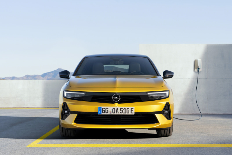 Do you want an electric Opel Astra (2022)?  Too bad!