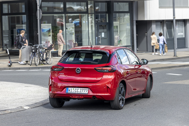 TEST Dacia Sandero, Hyundai i20 1n Opel Corsa: does the cheap Sandero still fall through the basket?