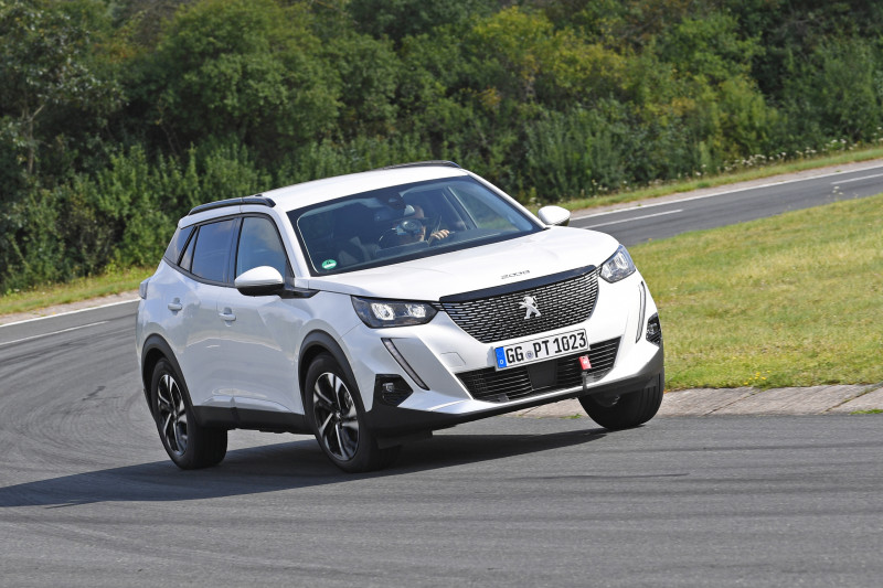 TEST Hyundai Bayon, Mazda CX-3 and Peugeot 2008 - the most comfortable small SUV does not come from France