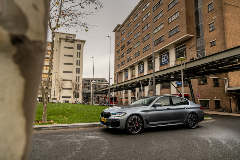 In deze Nederlandse steden gaat jouw BMW automatisch elektrisch rijden