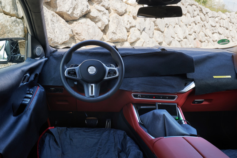 BMW M viert 50ste verjaardag met de on-M'se auto ooit: een lel van een monster-suv