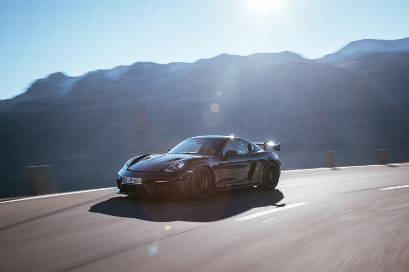 Why the average 911 driver is pissing for this Porsche Cayman