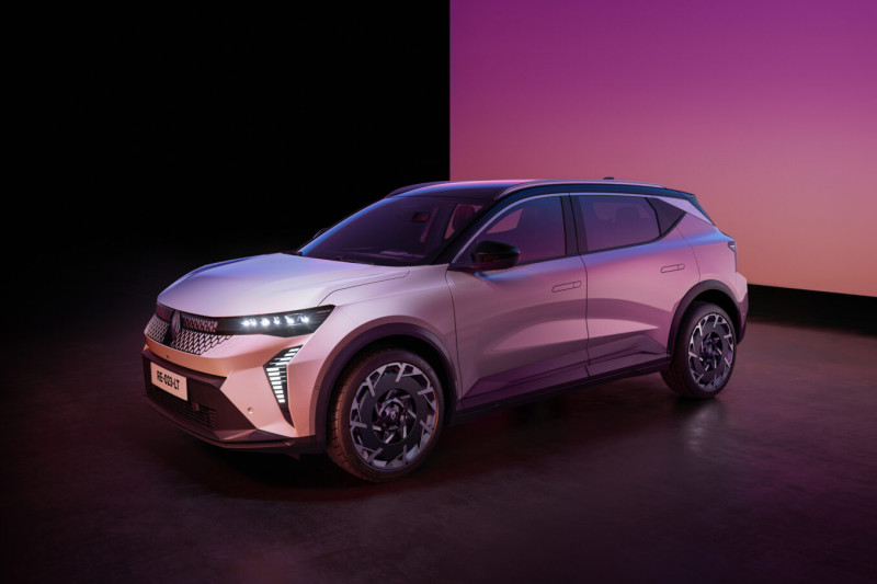 Renault Scenic E-Tech krijgt maximaal 642 km bereik, maar kleinere accu laadt sneller