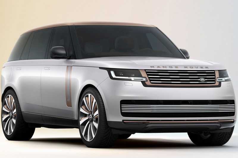 Difficulty choosing?  Then the 1.6 million Range Rover SV options will drive you crazy!