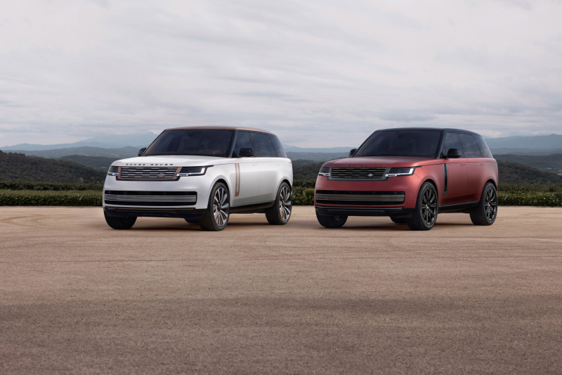 Difficulty choosing?  Then the 1.6 million Range Rover SV options will drive you crazy!