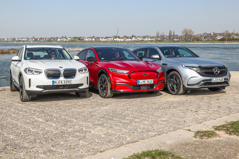 Test BMW iX3, Ford Mustang Mach-E en Mercedes EQC: waarom 2 elektromotoren niet altijd beter is
