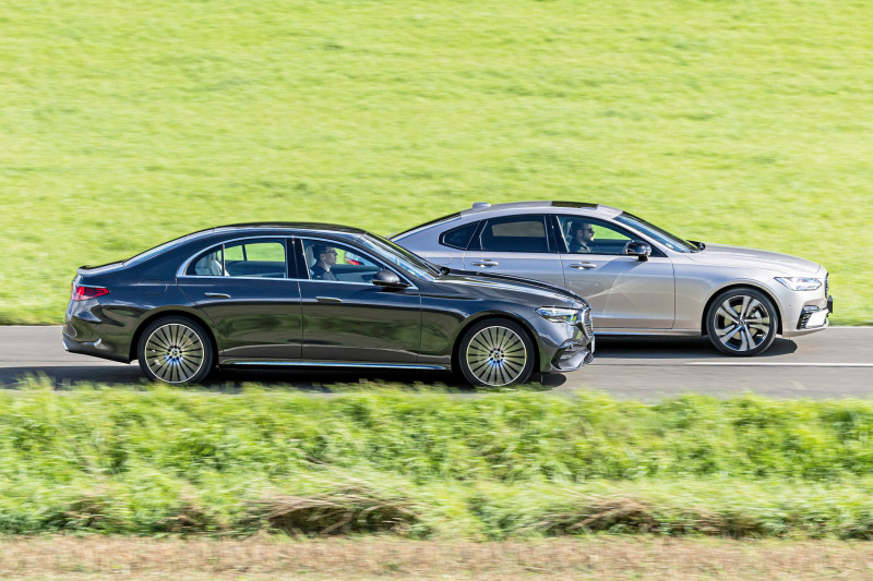 TEST: Op deze 4 punten verslaat de ‘oude’ Volvo S90 de nieuwe Mercedes E-klasse