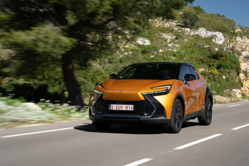 Toyota C-HR plug-in hybrid (2024) review - er is iets geks met de prijs