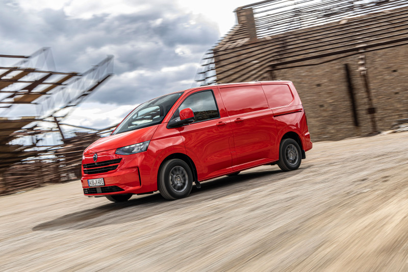 Review Volkswagen Transporter (2025): kan hij de Transit Custom inhalen?