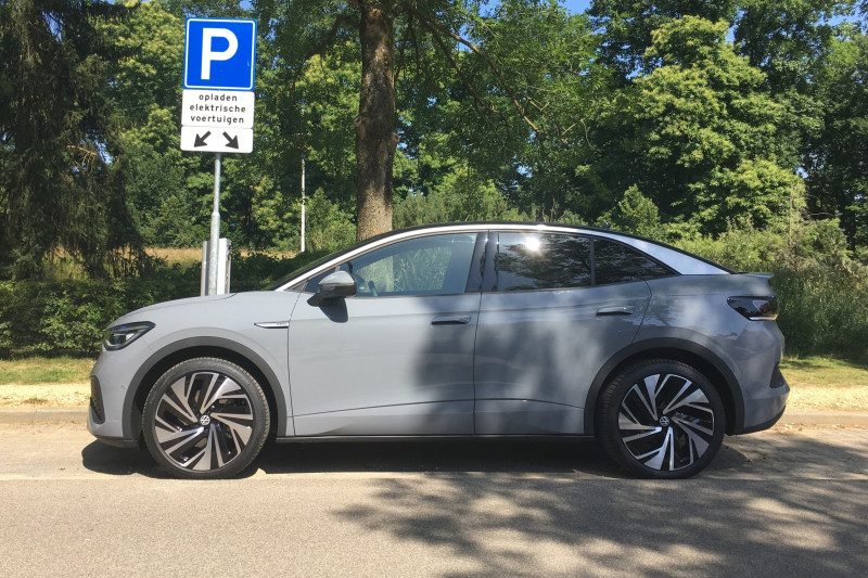 Volkswagen ID.5: actieradius gemeten bij 100 en 130 km/h (spoiler: Tesla Model Y moet oppassen)