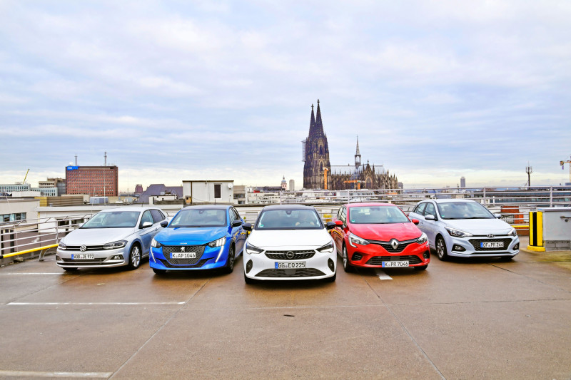 Peugeot 208 of Opel Corsa: welke zit het lekkerst? Of toch een concurrent?