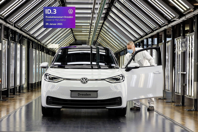 Volkswagen moddert voort: productie van twee EV’s tijdelijk stopgezet