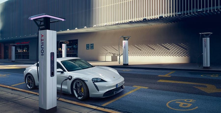 De Porsche 911 kan wel inpakken, iedereen wil een elektrische Porsche Taycan!