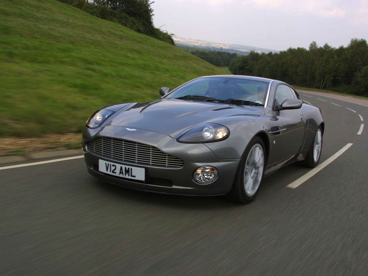 Aston Martin Vanquish (2001)